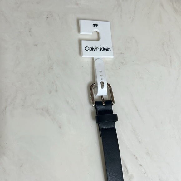NWT Calvin Klein Black Belt Bag with silver Buckle/Zipper and CK Embossed Logo - Picture 3 of 8